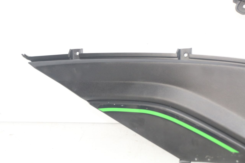 photo de RECHTER SITZBANKDECKEL TNT MOTOR GRIDO 2T 50 (2010 - 2019) - Kennzeichnungen und Originalreferenzen