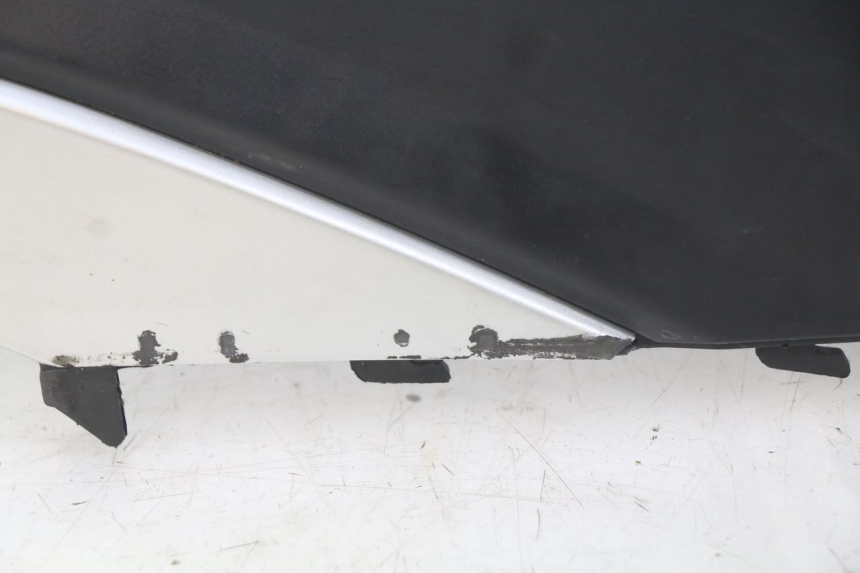 photo de RECHTER SITZBANKDECKEL TNT MOTOR GRIDO 2T 50 (2010 - 2019) - Gesamtansicht des Produkts