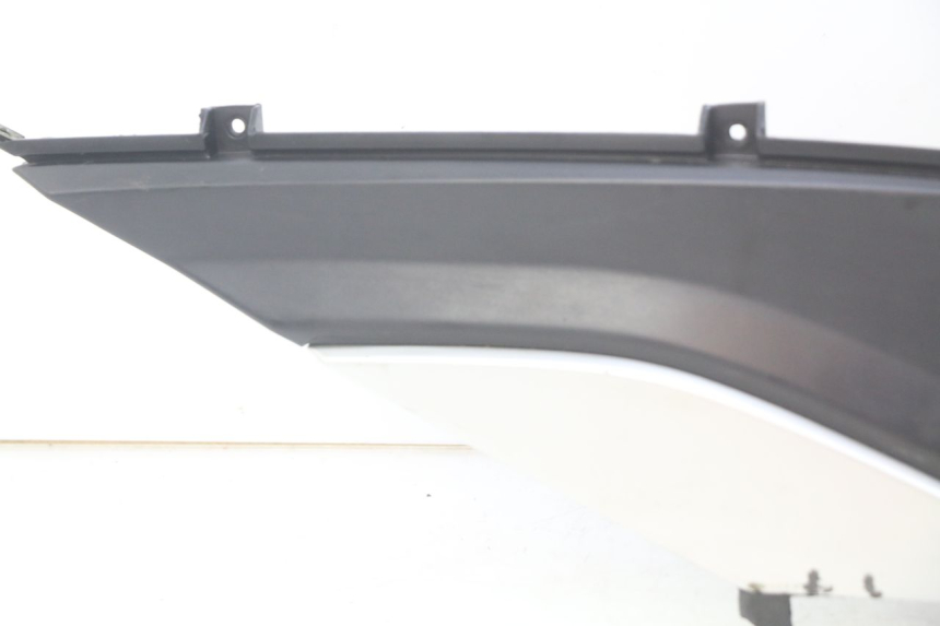 photo de RECHTER SITZBANKDECKEL TNT MOTOR GRIDO 2T 50 (2010 - 2019) - Oberflächenzustand und Material