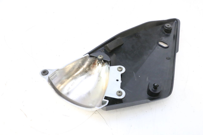 photo de UNTER SITZ VERKLEIDUNG RECHTS SUZUKI GSF N BANDIT 1200 (2001 - 2005) - Detailansicht des Bauteils