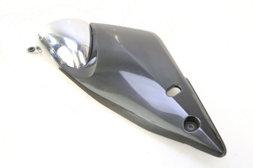 photo de UNTER SITZ VERKLEIDUNG RECHTS SUZUKI GSF N BANDIT 1200 (2001 - 2005) - Technische Nahaufnahme