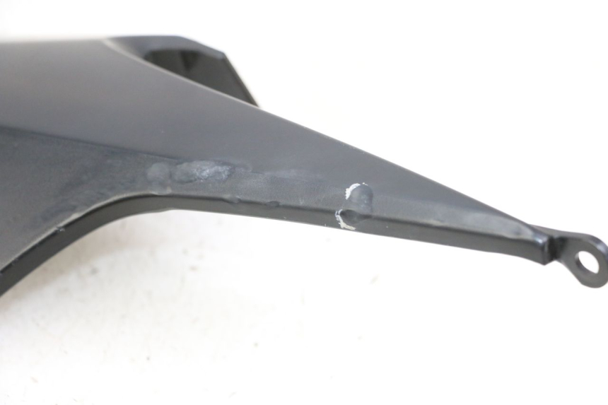 photo de UNTER SITZ VERKLEIDUNG RECHTS SUZUKI GSR 750 (2011 - 2017) - Technische Nahaufnahme