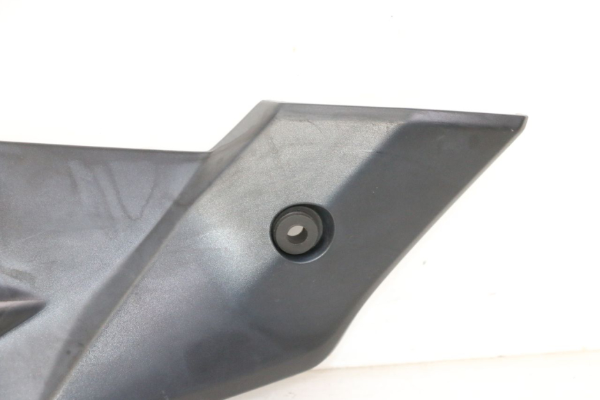 photo de UNTER SITZ VERKLEIDUNG RECHTS SUZUKI GSR 750 (2011 - 2017) - Geprüftes Gebrauchtteil