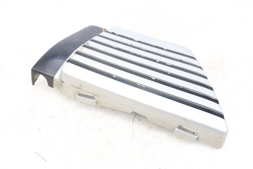 photo de UNTER SITZ VERKLEIDUNG RECHTS SUZUKI GSX E 250 (1982 - 1983) - Gesamtansicht des Produkts