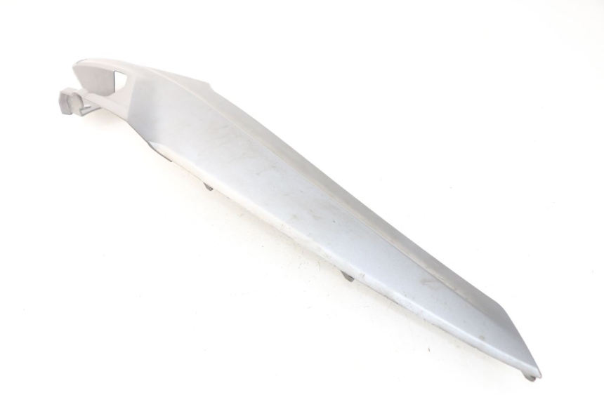 photo de UNTER SITZ VERKLEIDUNG RECHTS SYM GTS EFI ABS 125 (2012 - 2016) - Technische Nahaufnahme