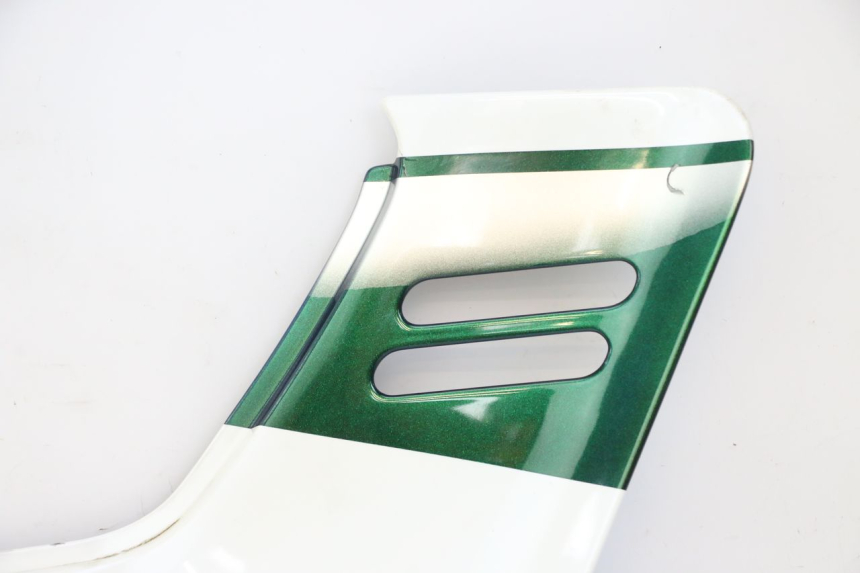 photo de UNTER SITZ VERKLEIDUNG RECHTS HONDA CBR F 1000 (1993 - 1996) - Charakteristische Merkmale