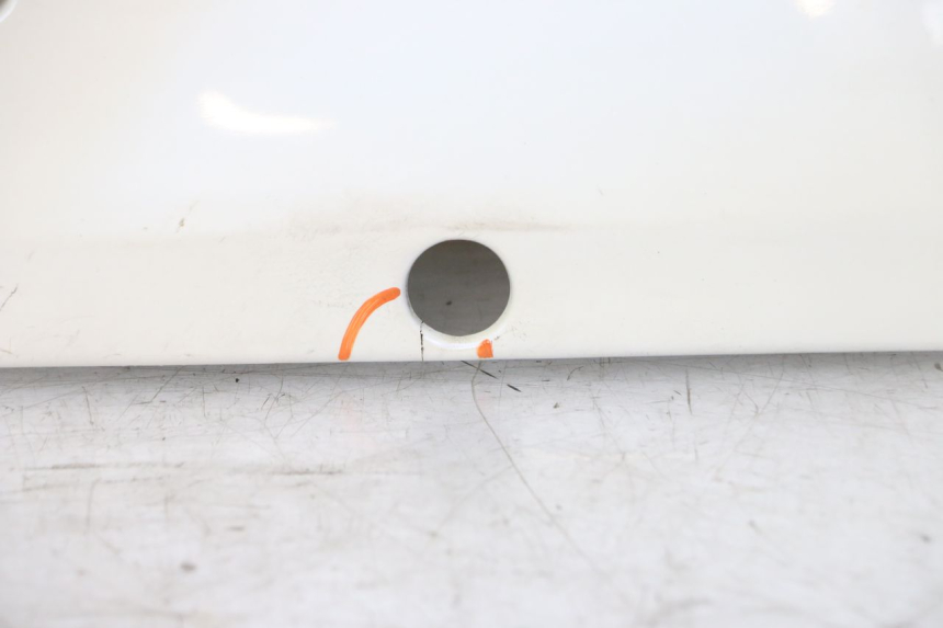 photo de UNTER SITZ VERKLEIDUNG RECHTS HONDA CBR F 1000 (1993 - 1996) - Hochauflösende Nahaufnahme