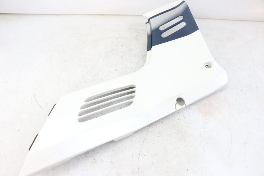 photo de UNTER SITZ VERKLEIDUNG RECHTS HONDA CBR F 1000 (1993 - 1996) - Details der Befestigungspunkte