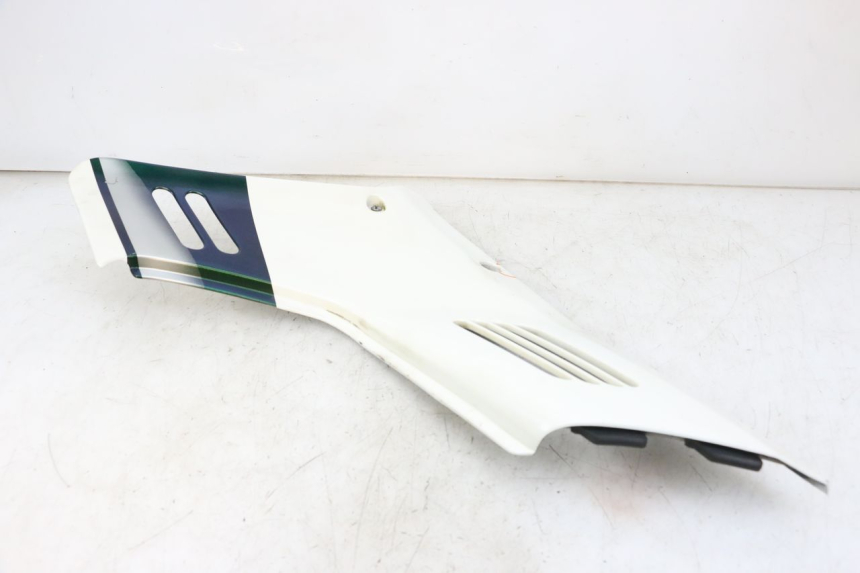 photo de UNTER SITZ VERKLEIDUNG RECHTS HONDA CBR F 1000 (1993 - 1996) - Oberflächenzustand und Material