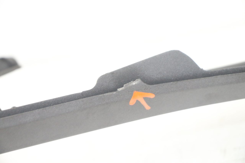 photo de UNTER SITZ VERKLEIDUNG RECHTS HONDA FORZA 125 (2021 - 2025) - Oberflächenzustand und Material