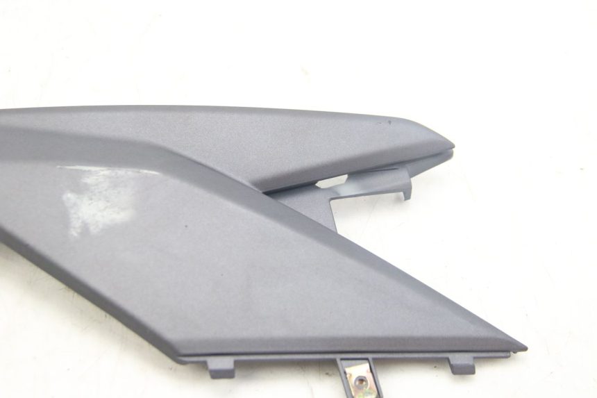 photo de RECHTER SITZBANKDECKEL SYM JET 4 4T 50 (2018 - 2021) - Detailansicht des Bauteils