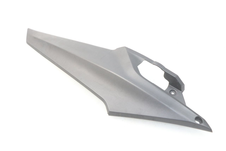 photo de UNTER SITZ VERKLEIDUNG RECHTS SYM JOYMAX 250 (2013 - 2017) - Technische Nahaufnahme