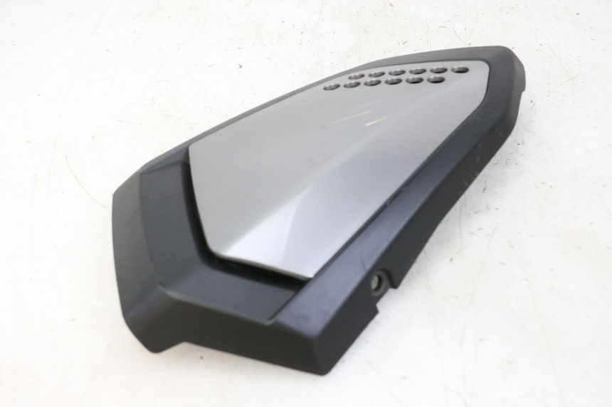 photo de UNTER SITZ VERKLEIDUNG RECHTS KEEWAY K-LIGHT KLIGHT 125 (2018 - 2025) - Alternative Perspektive