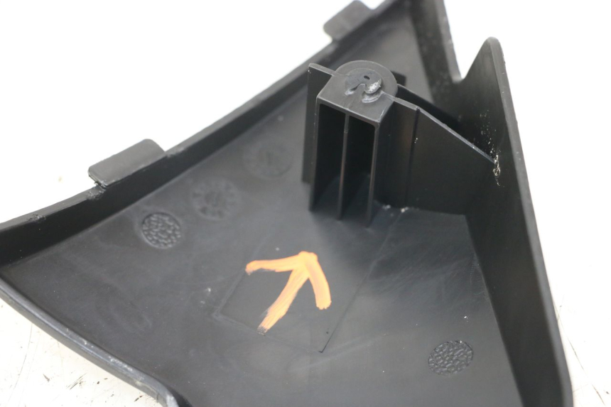 photo de UNTER SITZ VERKLEIDUNG RECHTS KYMCO K-PW K-PIPE 50 (2012 - 2017) - Alternative Perspektive