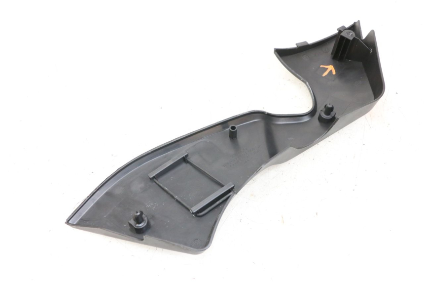 photo de UNTER SITZ VERKLEIDUNG RECHTS KYMCO K-PW K-PIPE 50 (2012 - 2017) - Technische Nahaufnahme