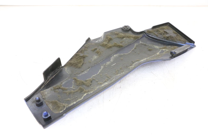 photo de UNTER SITZ VERKLEIDUNG RECHTS KAWASAKI GTR 1000 (1994 - 2004) - Detailansicht des Bauteils