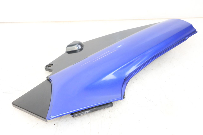 photo de UNTER SITZ VERKLEIDUNG RECHTS KAWASAKI GTR 1000 (1994 - 2004) - Technische Nahaufnahme