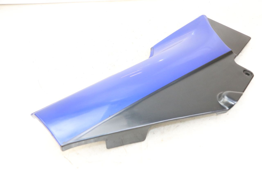 photo de UNTER SITZ VERKLEIDUNG RECHTS KAWASAKI GTR 1000 (1994 - 2004) - Details der Befestigungspunkte