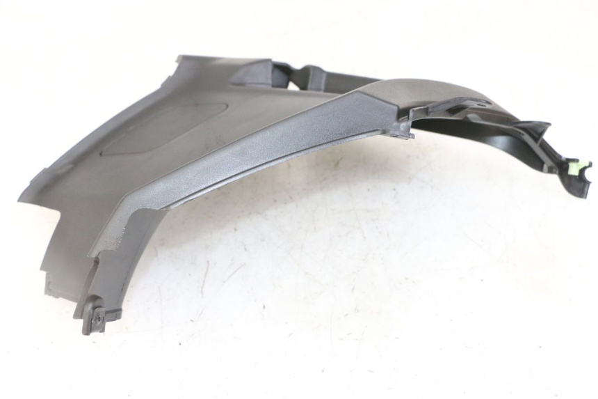 photo de UNTER SITZ VERKLEIDUNG RECHTS PEUGEOT KISBEE 2T 50 (2018 - 2022) - Alternative Perspektive