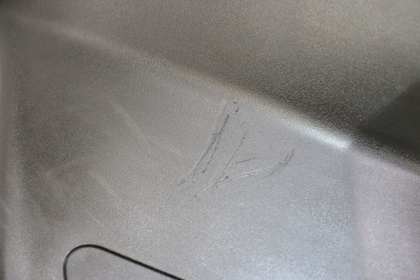 photo de UNTER SITZ VERKLEIDUNG RECHTS PEUGEOT KISBEE 2T 50 (2018 - 2022) - Gesamtansicht des Produkts