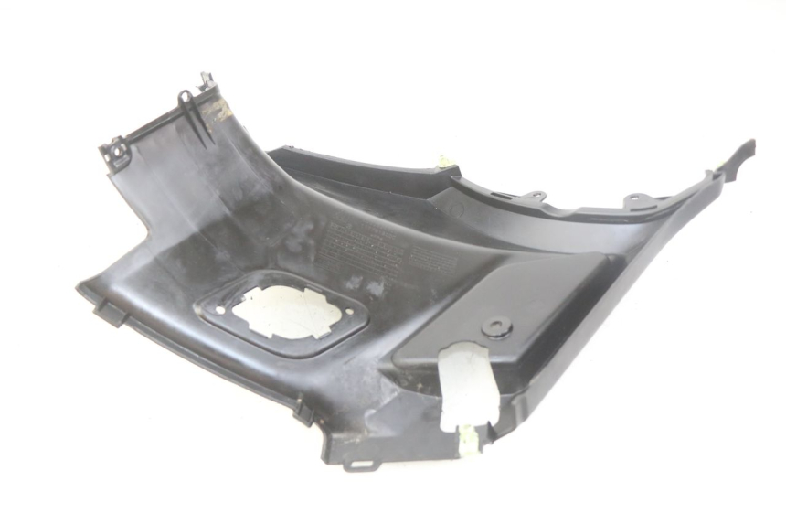 photo de RECHTER SITZBANKDECKEL PEUGEOT KISBEE 4T 50 (2018 - 2022) - Zoom auf Gebrauchszustand