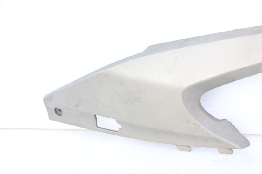 photo de UNTER SITZ VERKLEIDUNG RECHTS KYMCO XCITING 500 (2007 - 2010) - Kennzeichnungen und Originalreferenzen