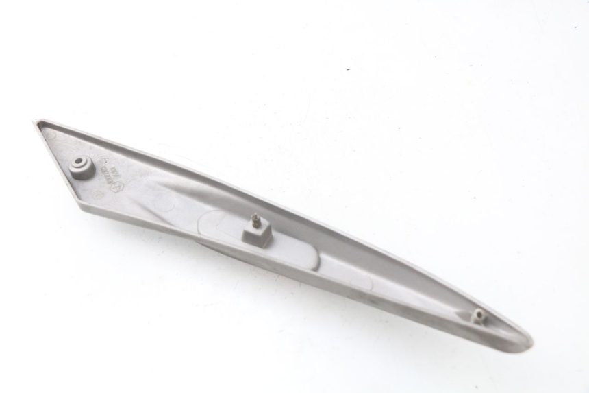 photo de UNTER SITZ VERKLEIDUNG RECHTS PIAGGIO LIBERTY 4T 50 (2004 - 2008) - Zoom auf Gebrauchszustand