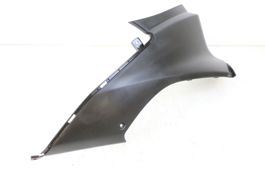 photo de UNTER SITZ VERKLEIDUNG RECHTS MBK OVETTO ONE 2T 50 (2013 - 2017) - Details der Befestigungspunkte