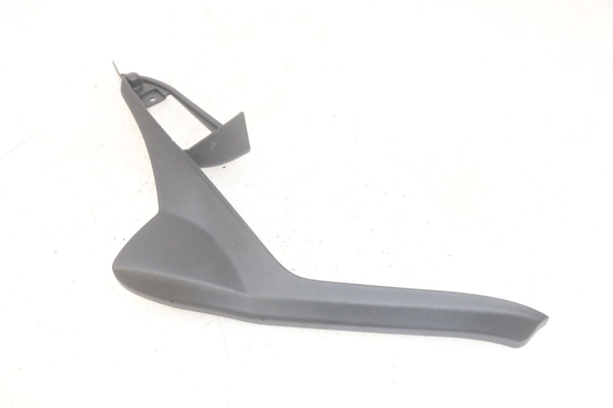 photo de UNTER SITZ VERKLEIDUNG RECHTS PIAGGIO MP3 HPE 300 (2019 - 2026) - Gesamtansicht des Produkts