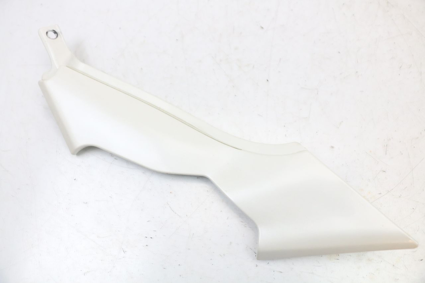 photo de UNTER SITZ VERKLEIDUNG RECHTS MOTO GUZZI NORGE 8V GT 1200 (2011 - 2016) - Hauptansicht