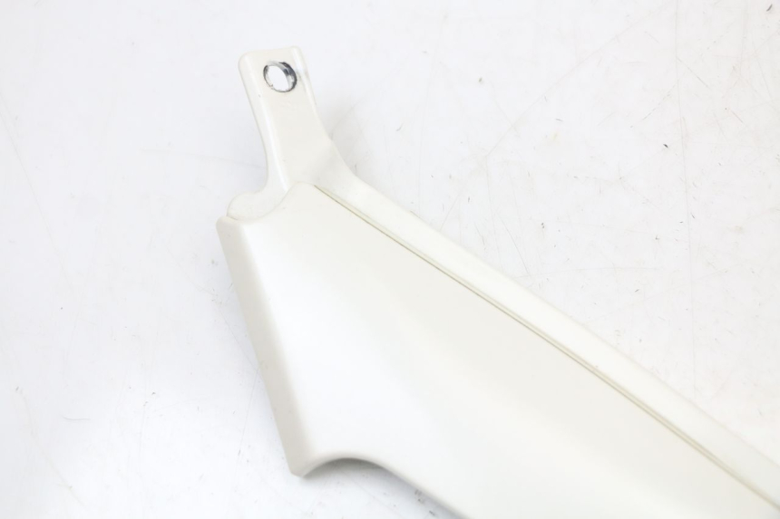 photo de UNTER SITZ VERKLEIDUNG RECHTS MOTO GUZZI NORGE 8V GT 1200 (2011 - 2016) - Detailansicht des Bauteils