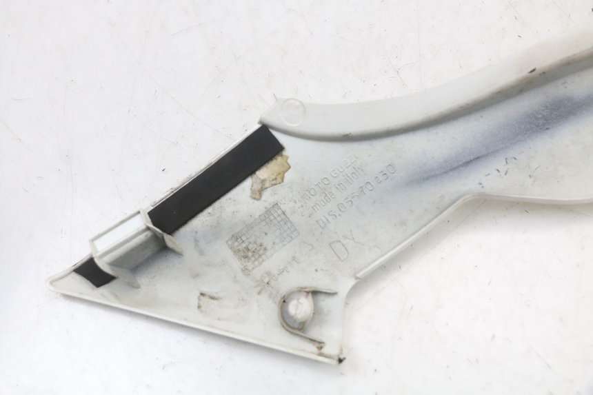 photo de UNTER SITZ VERKLEIDUNG RECHTS MOTO GUZZI NORGE 8V GT 1200 (2011 - 2016) - Gesamtansicht des Produkts