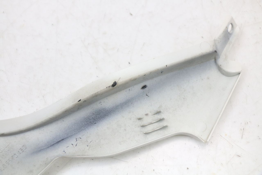 photo de UNTER SITZ VERKLEIDUNG RECHTS MOTO GUZZI NORGE 8V GT 1200 (2011 - 2016) - Oberflächenzustand und Material