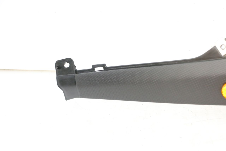 photo de UNTER SITZ VERKLEIDUNG RECHTS PIAGGIO NRG POWER PUREJET 50 (2018 - 2021) - Details der Befestigungspunkte