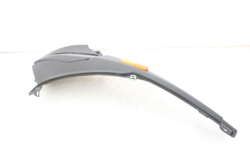 photo de UNTER SITZ VERKLEIDUNG RECHTS PIAGGIO NRG POWER PUREJET 50 (2018 - 2021) - Details der Befestigungspunkte