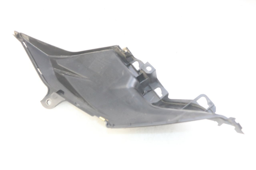 photo de UNTER SITZ VERKLEIDUNG RECHTS SYM ORBIT III 3 4T 50 (2021 - 2025) - Alternative Perspektive