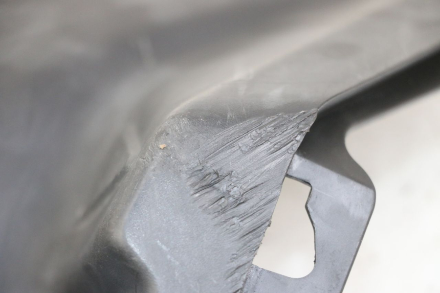 photo de RECHTER SITZBANKDECKEL SYM ORBIT III 3 4T 50 (2018 - 2021) - Detailansicht des Bauteils