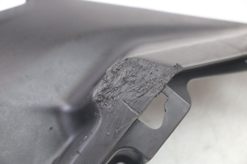 photo de UNTER SITZ VERKLEIDUNG RECHTS SYM ORBIT III 3 4T 50 (2021 - 2025) - Alternative Perspektive