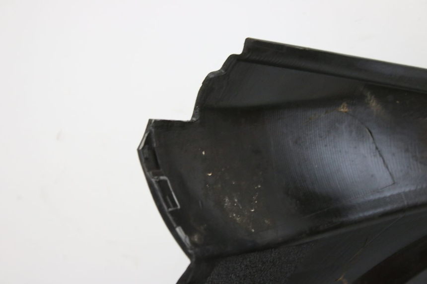 photo de RECHTER SITZBANKDECKEL KEEWAY OUTLOOK 125 (2007 - 2013) - Technische Nahaufnahme