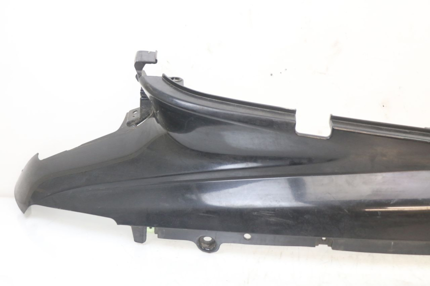 photo de UNTER SITZ VERKLEIDUNG RECHTS PEUGEOT DJANGO 125 (2014 - 2017) - Zoom auf Gebrauchszustand