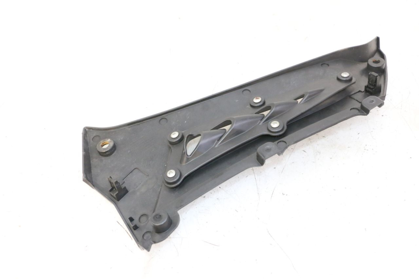 photo de UNTER SITZ VERKLEIDUNG RECHTS MAG POWER R-STREET 50 (2016 - 2025) - Alternative Perspektive