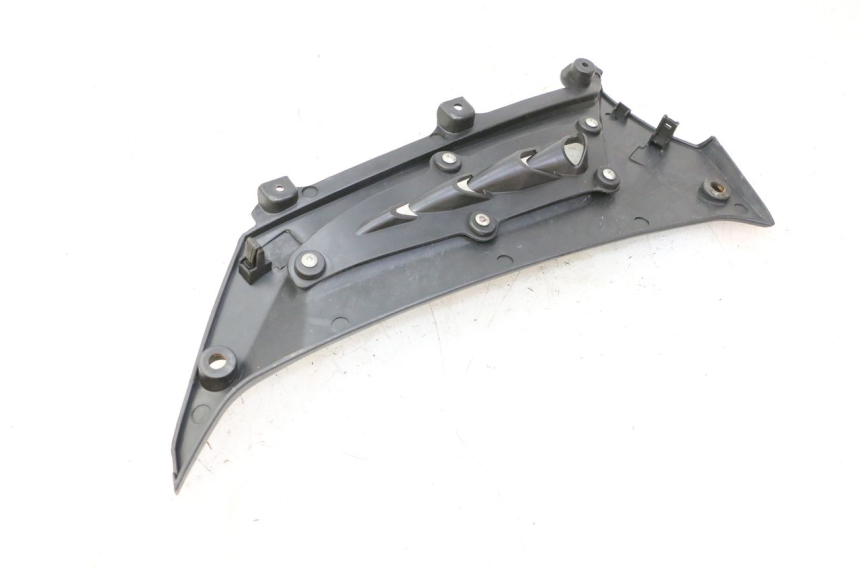 photo de UNTER SITZ VERKLEIDUNG RECHTS MAG POWER R-STREET 50 (2016 - 2025) - Technische Nahaufnahme