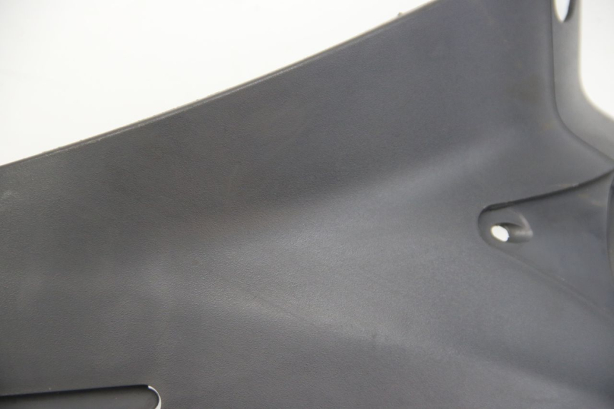 photo de RECHTER SITZBANKDECKEL SUZUKI SIXTEEN 125 (2008 - 2010) - Kennzeichnungen und Originalreferenzen