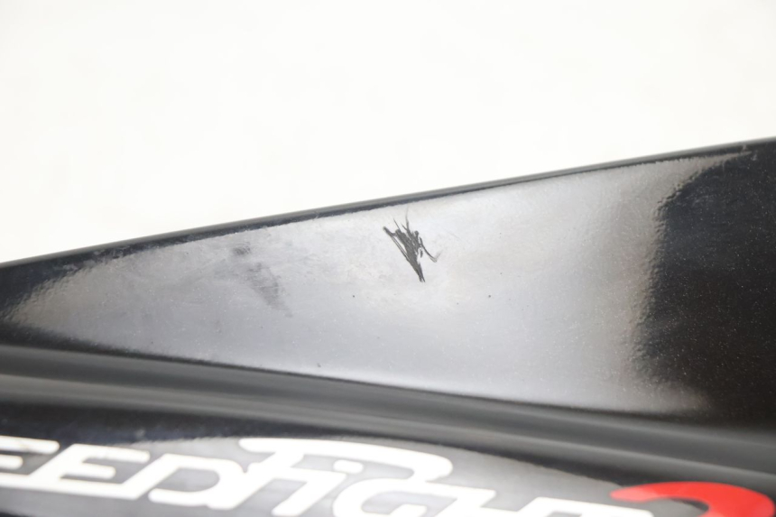 photo de UNTER SITZ VERKLEIDUNG RECHTS PEUGEOT SPEEDFIGHT 2 AC 50 (2000 - 2009) - Zoom auf Gebrauchszustand