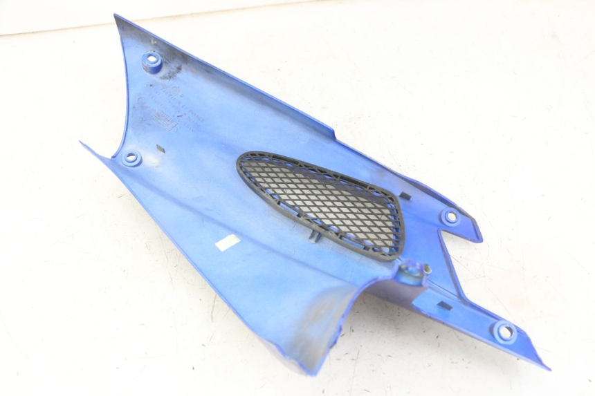 photo de UNTER SITZ VERKLEIDUNG RECHTS PEUGEOT SPEEDFIGHT 2 LC 50 (2000 - 2009) - Detailansicht des Bauteils