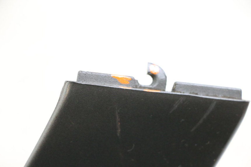 photo de UNTER SITZ VERKLEIDUNG RECHTS PEUGEOT SPEEDFIGHT 4 2T 50 (2015 - 2019) - Zoom auf Gebrauchszustand