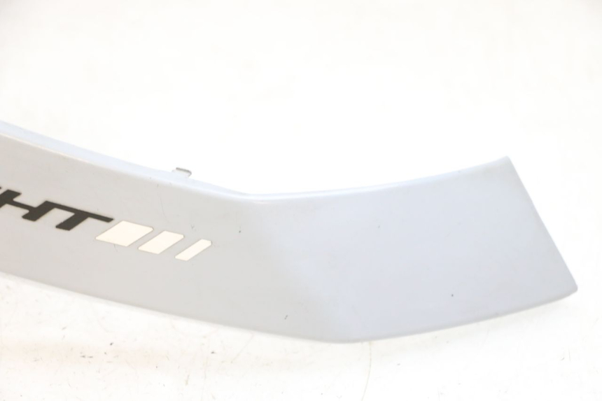 photo de UNTER SITZ VERKLEIDUNG RECHTS PEUGEOT SPEEDFIGHT 4 4T EFI 50 (2021 - 2025) - Kennzeichnungen und Originalreferenzen