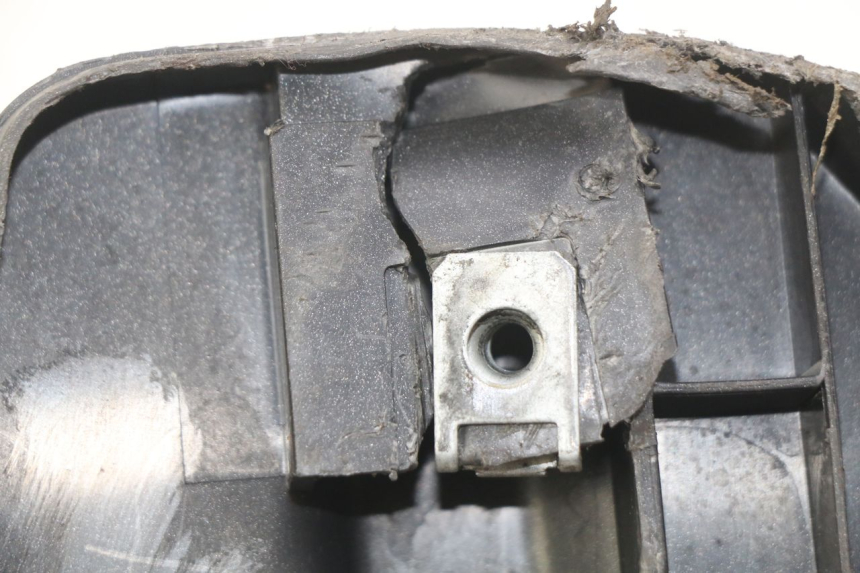 photo de RECHTER SITZBANKDECKEL APRILIA SR 2T 50 (2012 - 2017) - Detailansicht des Bauteils