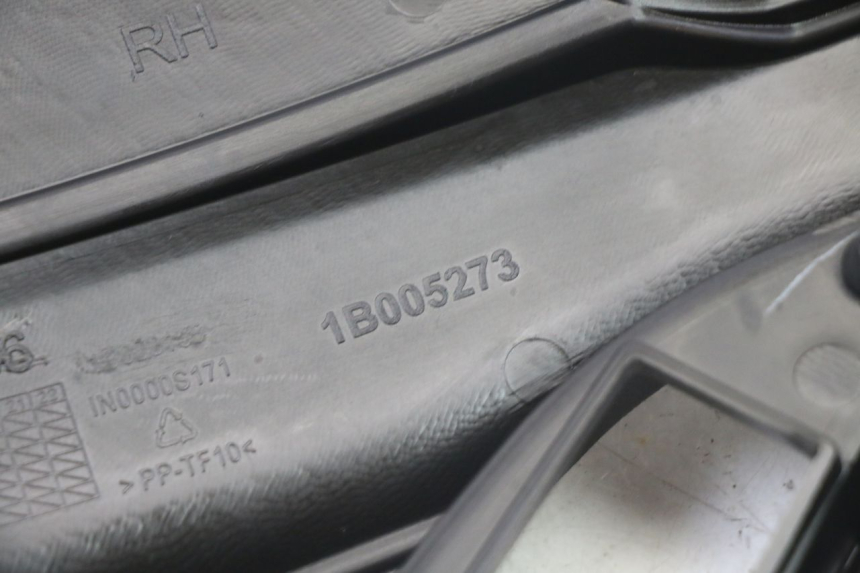 photo de UNTER SITZ VERKLEIDUNG RECHTS APRILIA SR 2T 50 (2018 - 2022) - Technische Nahaufnahme