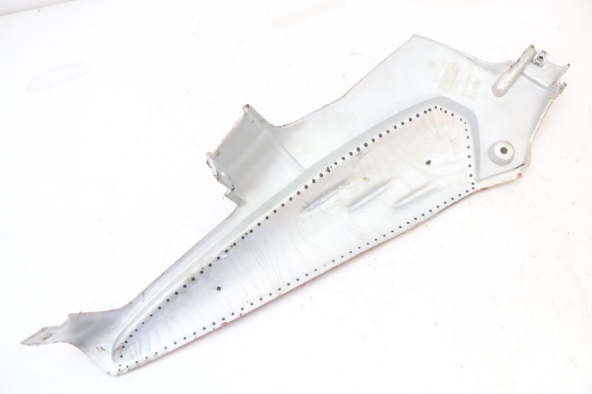 photo de UNTER SITZ VERKLEIDUNG RECHTS APRILIA SR CARB LC 2T 50 (2004 - 2012) - Oberflächenzustand und Material